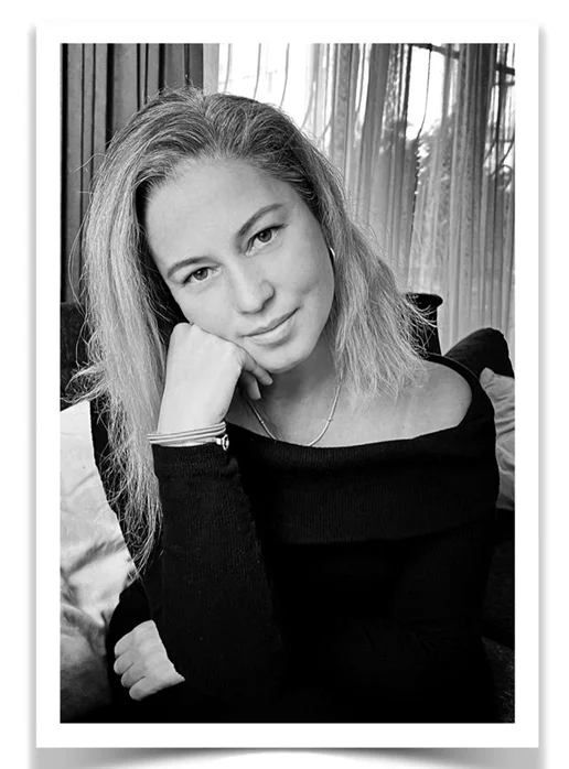 “Derin Sessizlikle Gelen Sanat” – Şule Hülya ARYAY ile Söyleşi