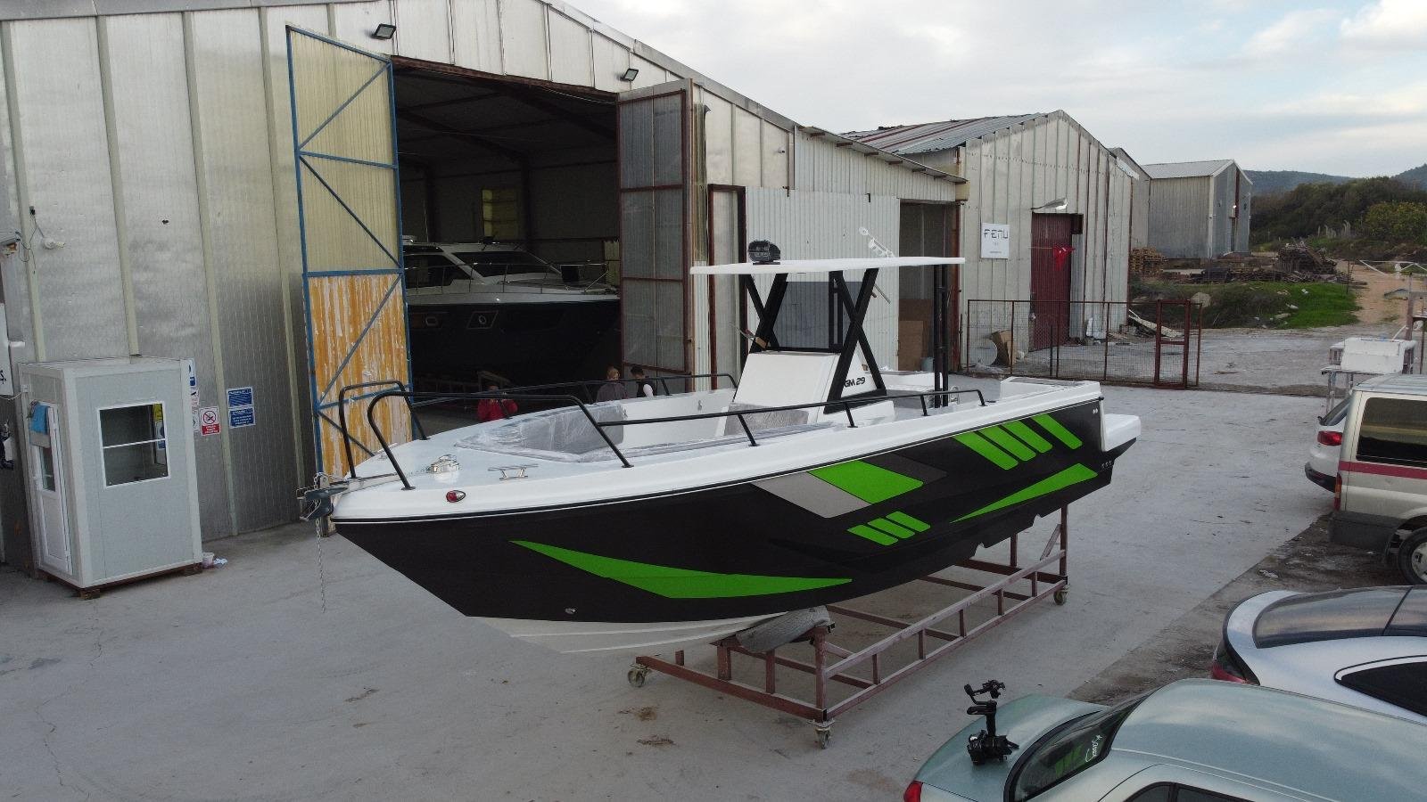 Grande Mare 9 Metre Center Konsol Paraşüt Teknesi’nde